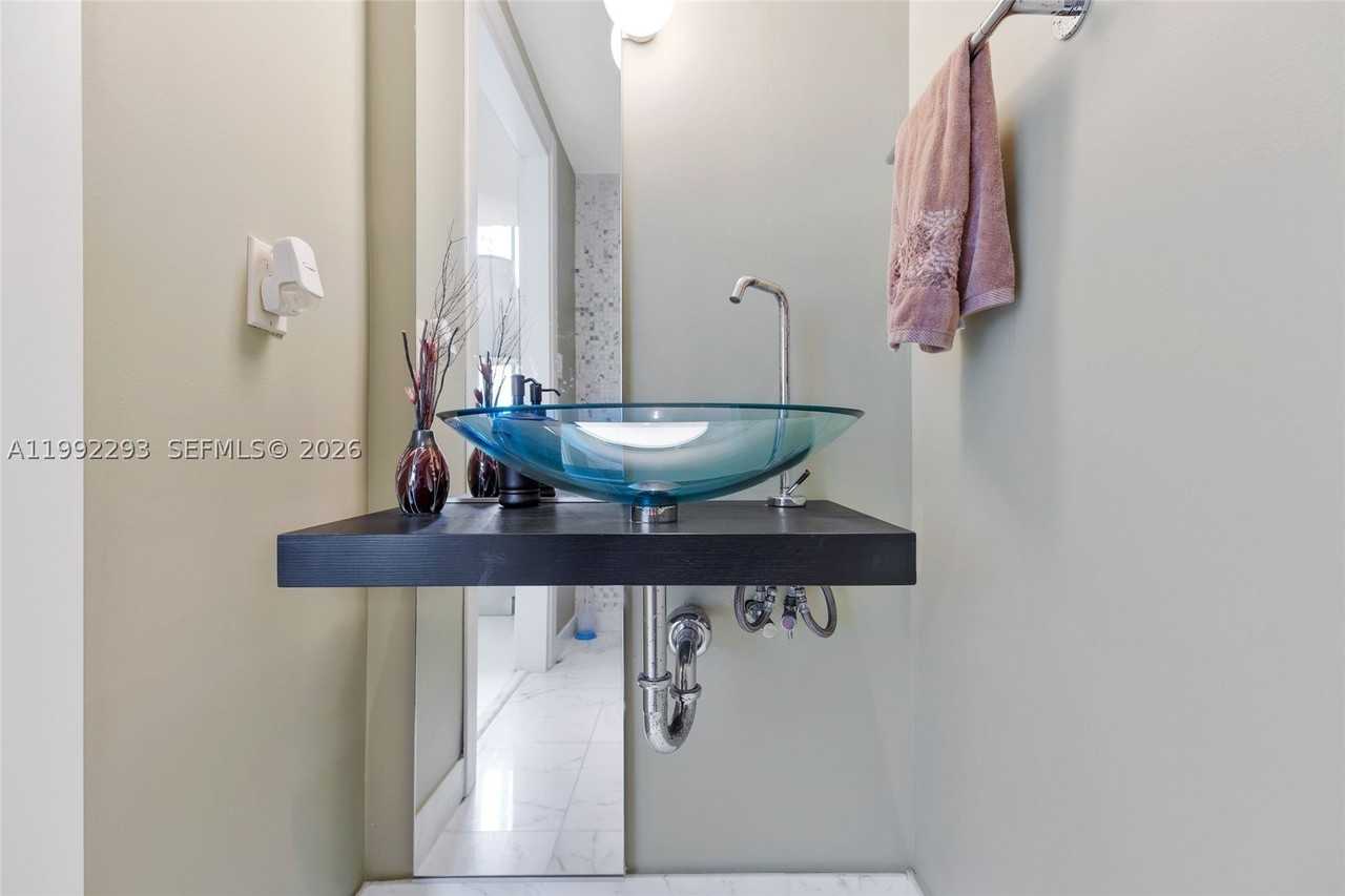 200 Biscayne Boulevard Way #504 - Photo 3 of 31