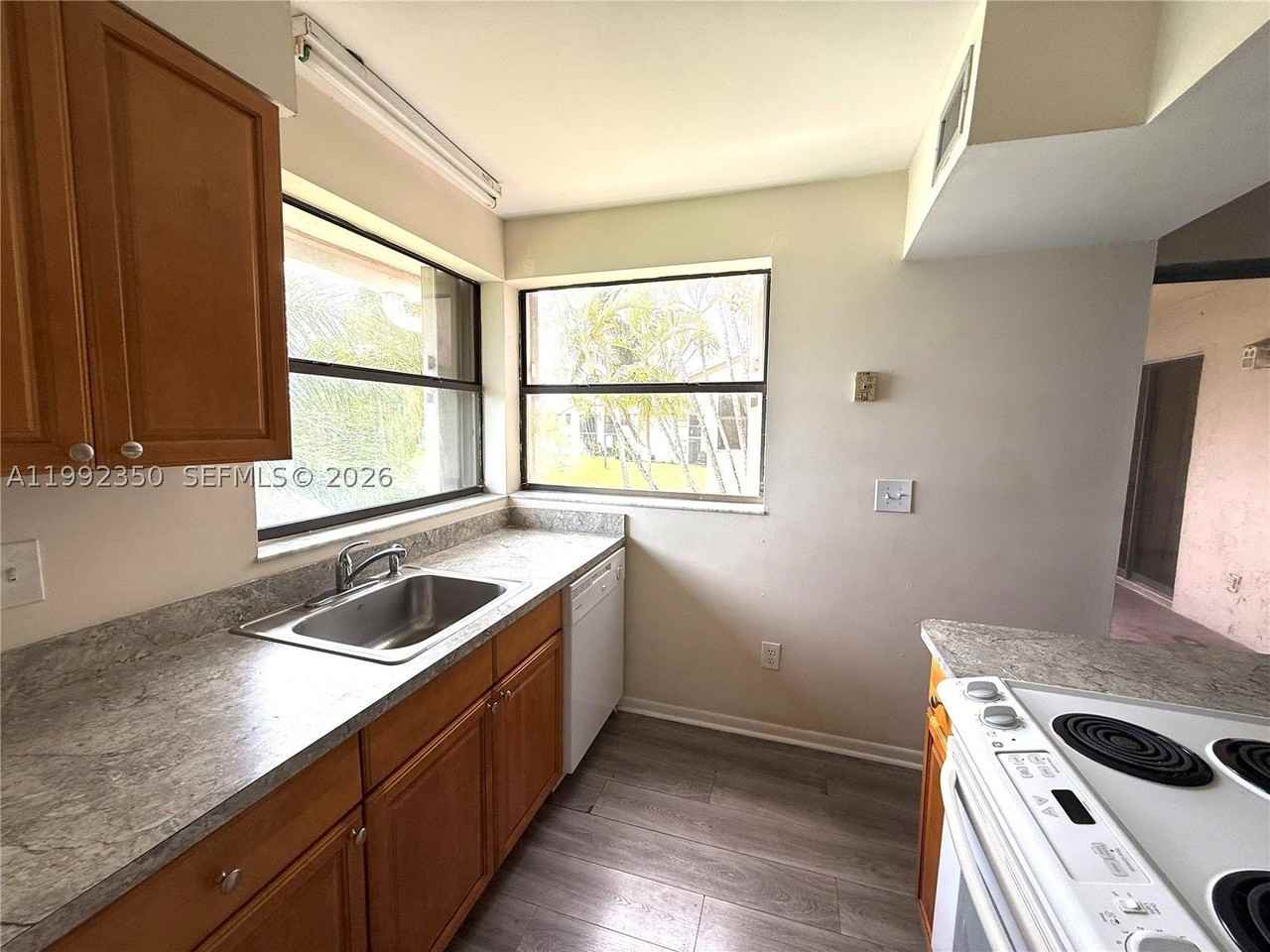 800 Independence Dr #800I - Photo 2 of 15