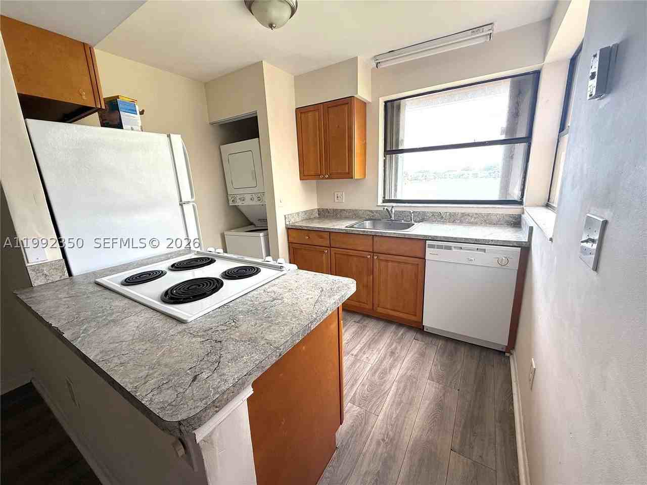 800 Independence Dr #800I - Photo 3 of 15