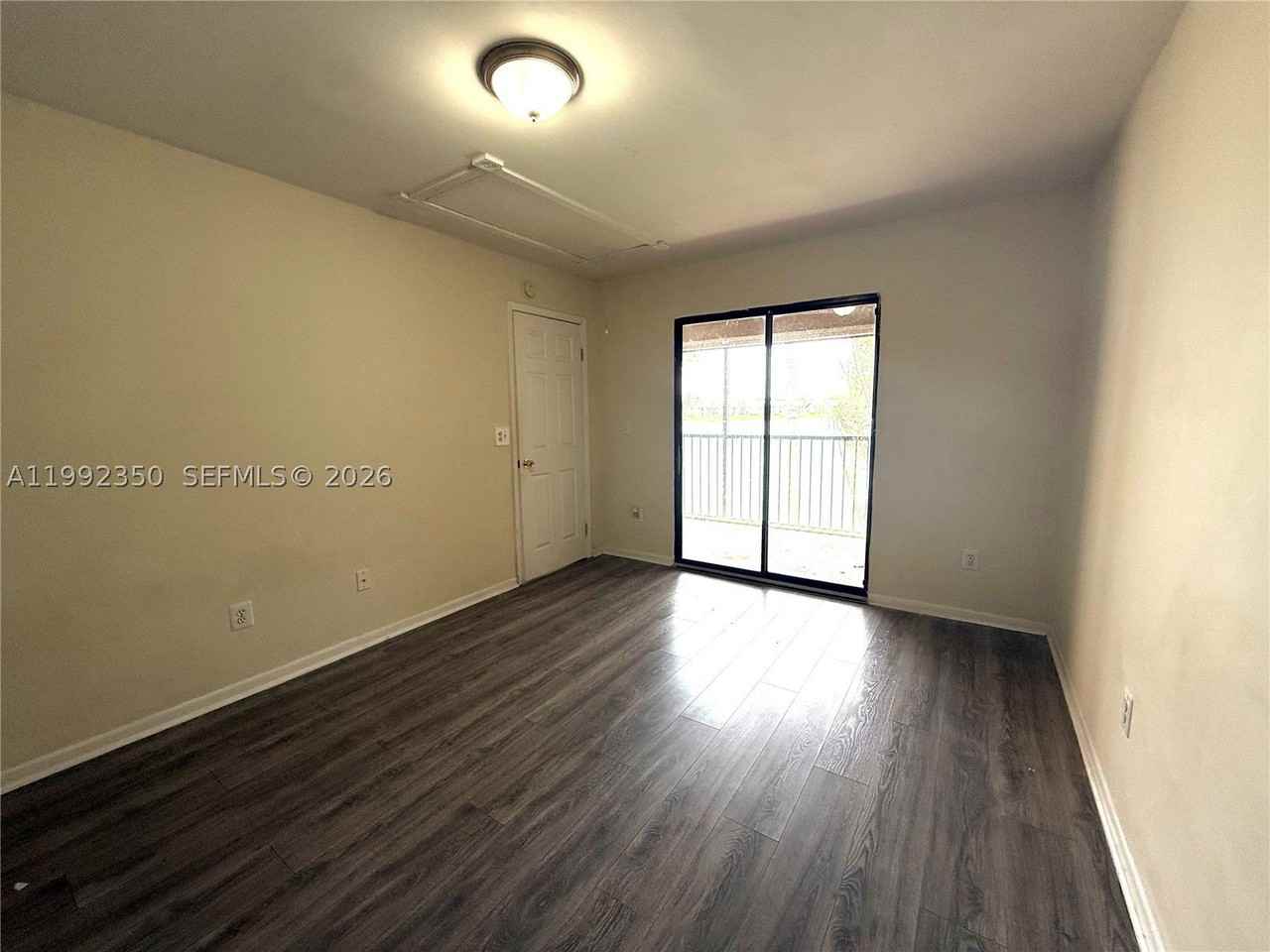 800 Independence Dr #800I - Photo 5 of 15
