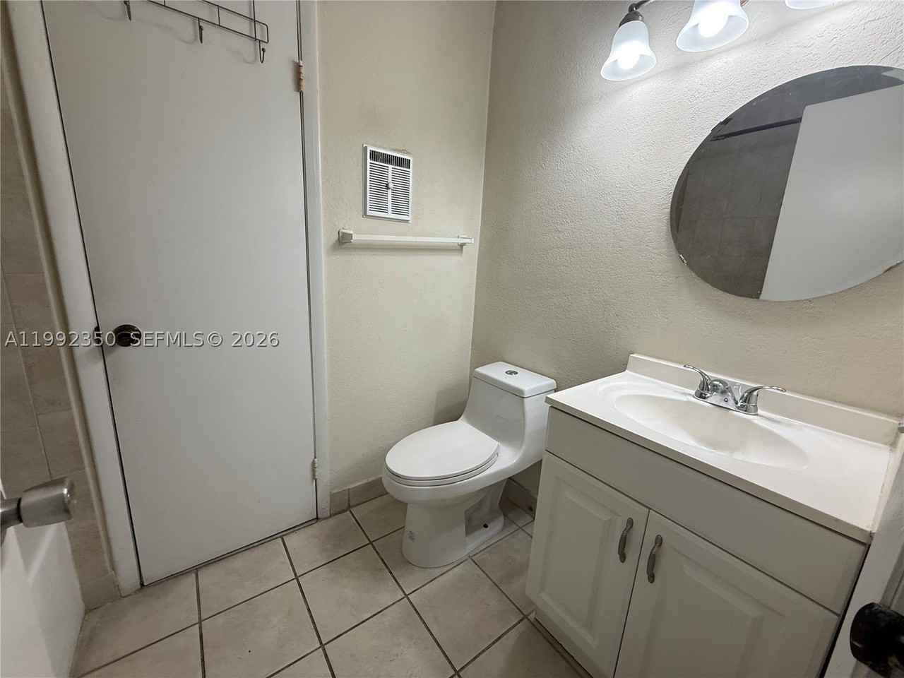 800 Independence Dr #800I - Photo 7 of 15