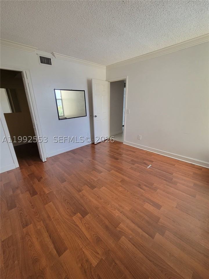 2020 Ne 135th St #904 - Photo 7 of 16