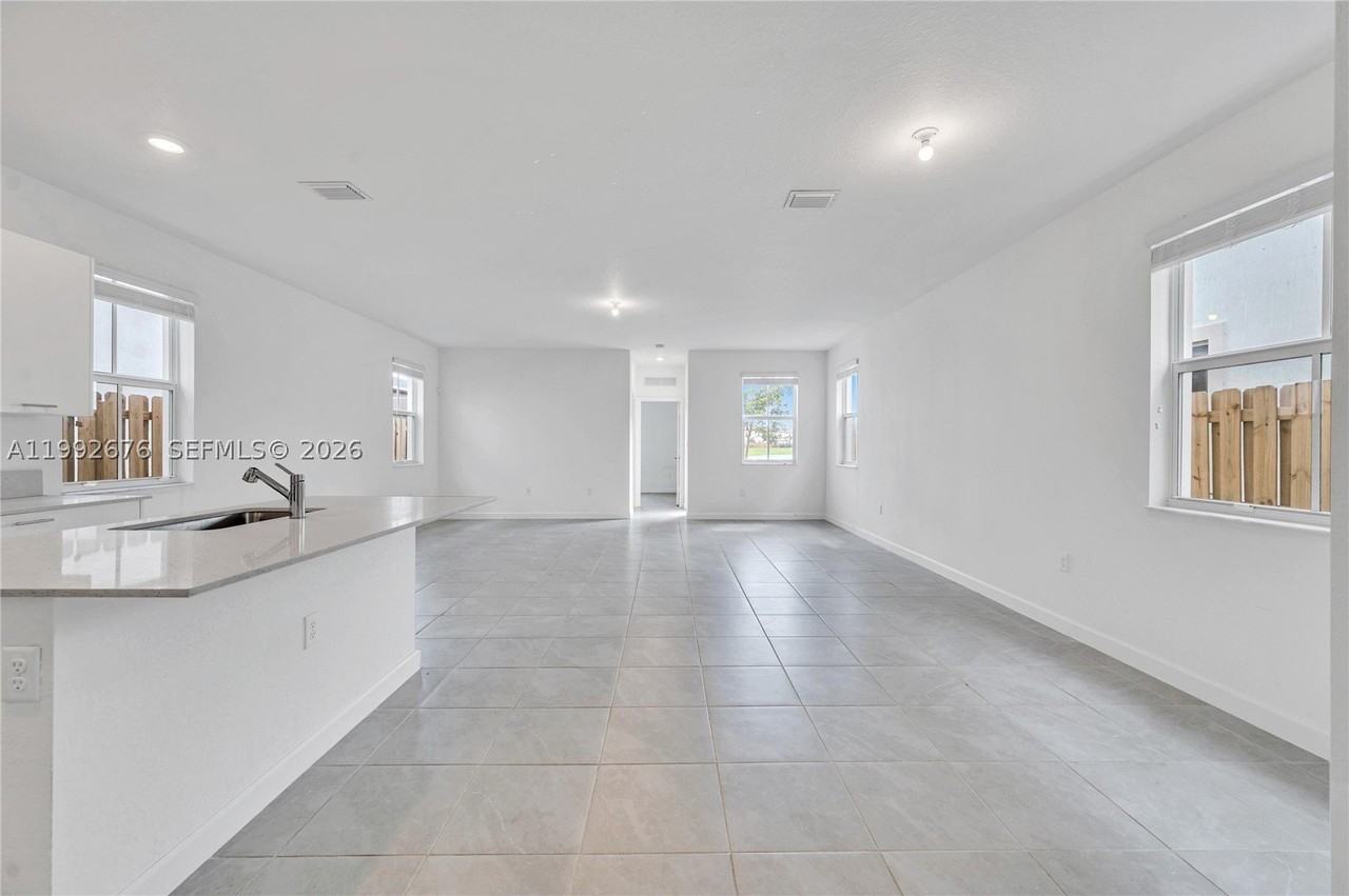 2300 Nw 130th St - Photo 6 of 48