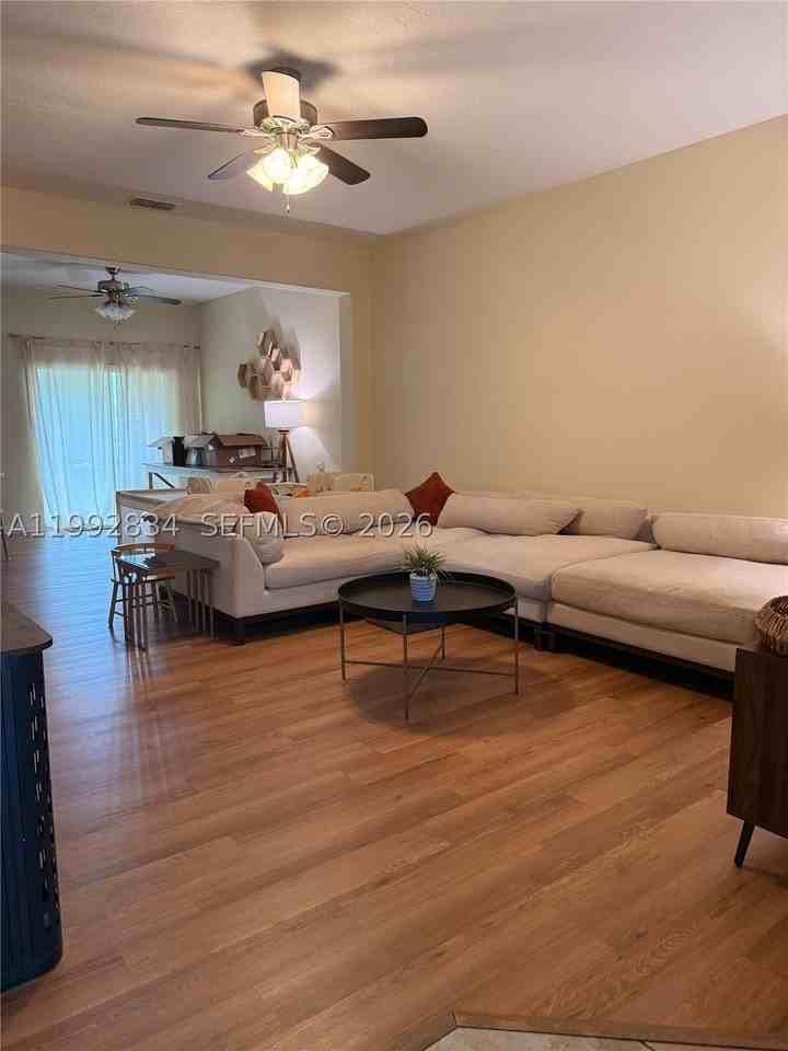 3154 3154 RODRICK CIR #0 - Photo 7 of 21