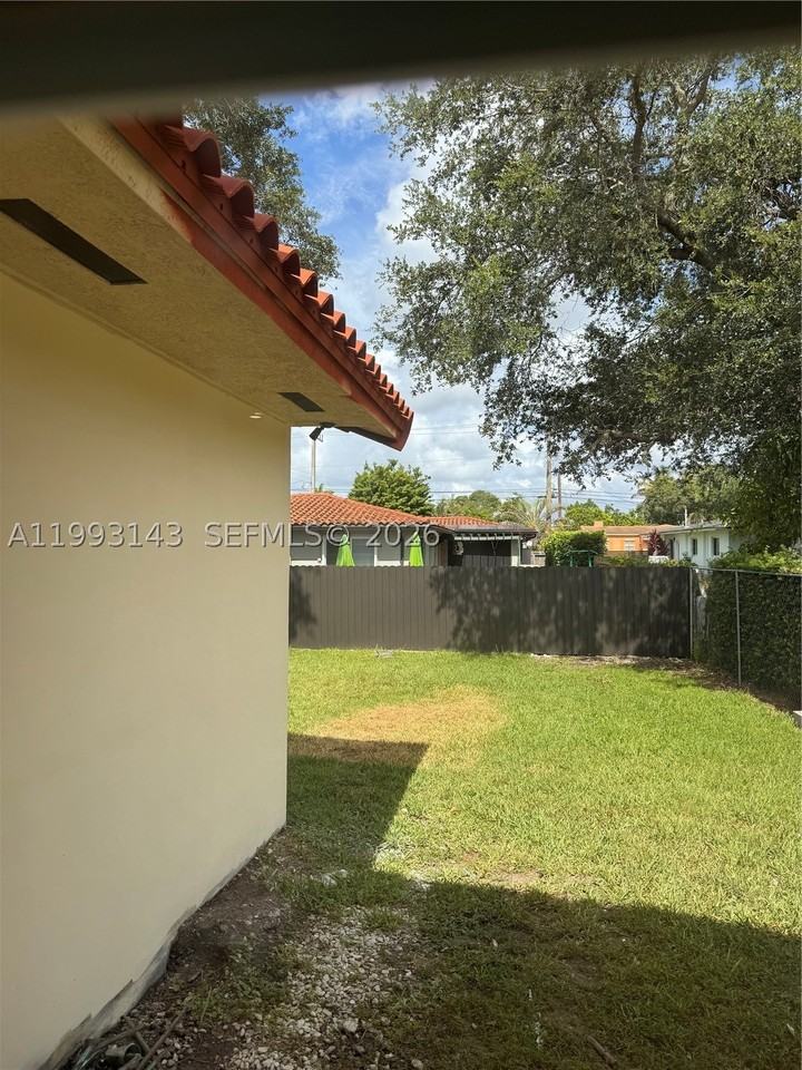 2194 Sw 57th Ct #2194 - Photo 6 of 10