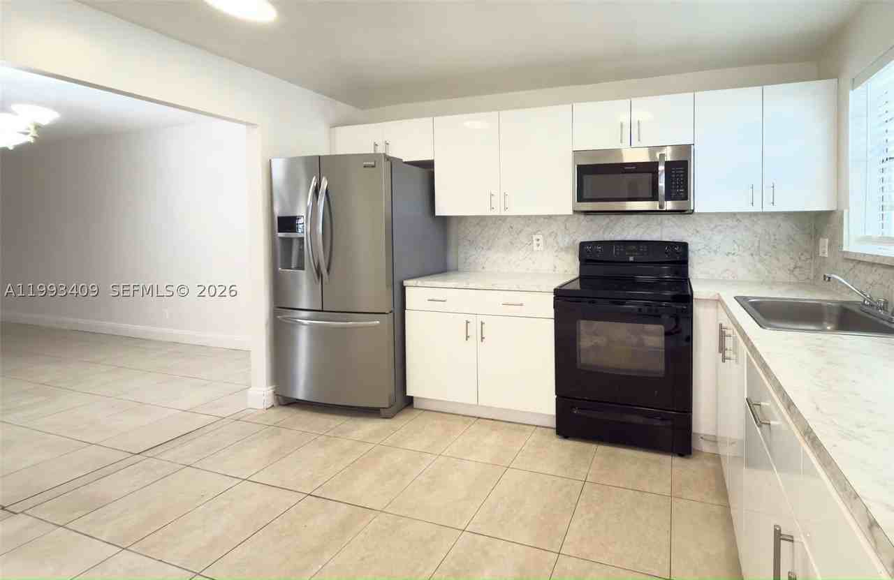 609 S State Road 7 #1C - Photo 3 of 29