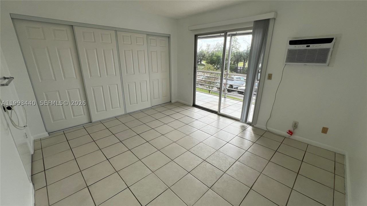 306 Newport T #306 - Photo 5 of 25