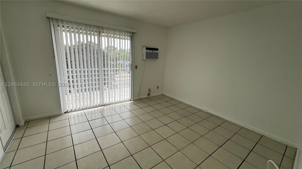 306 Newport T #306 - Photo 6 of 25
