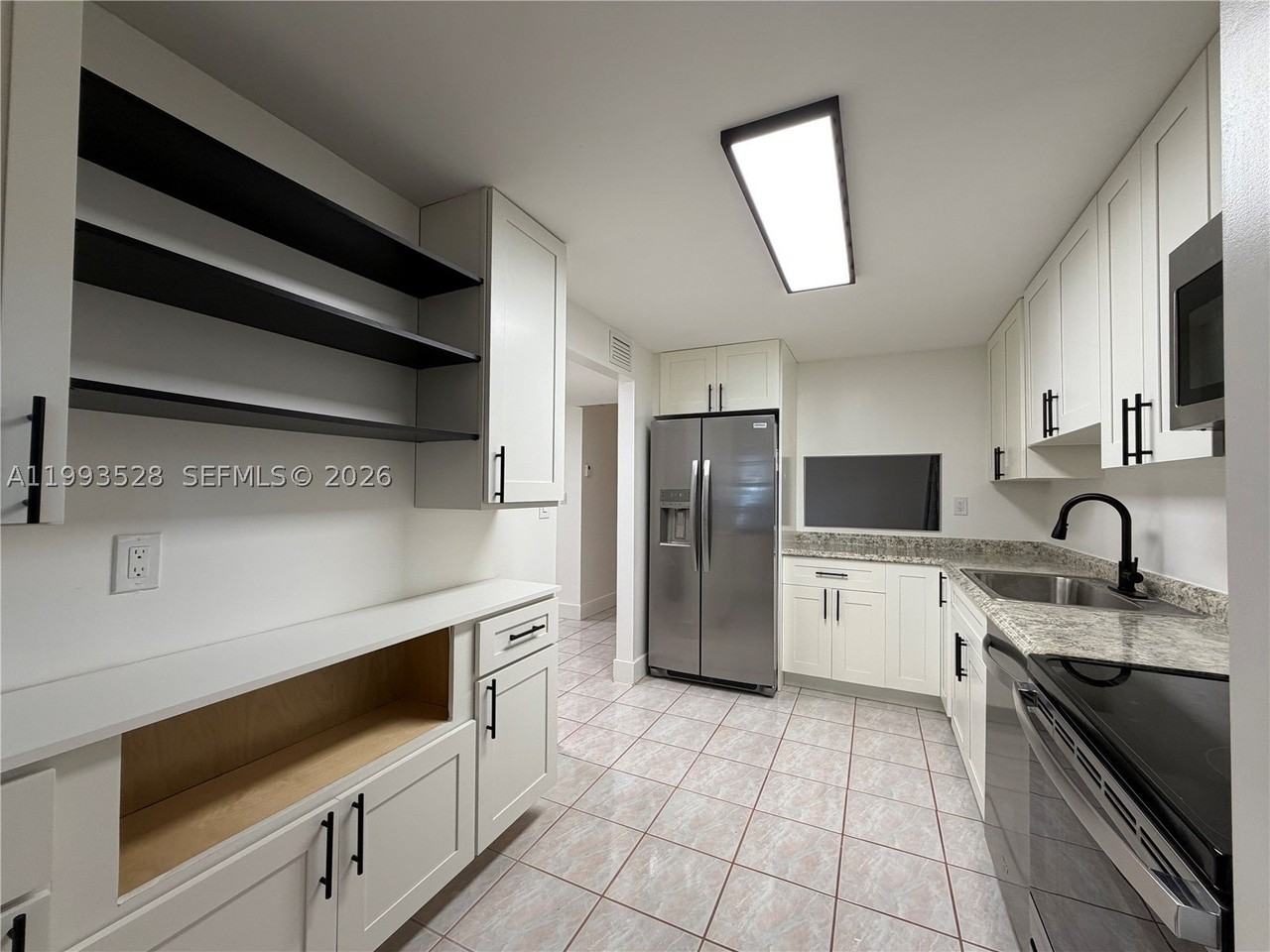 400 Commodore Dr #101 - Photo 6 of 44