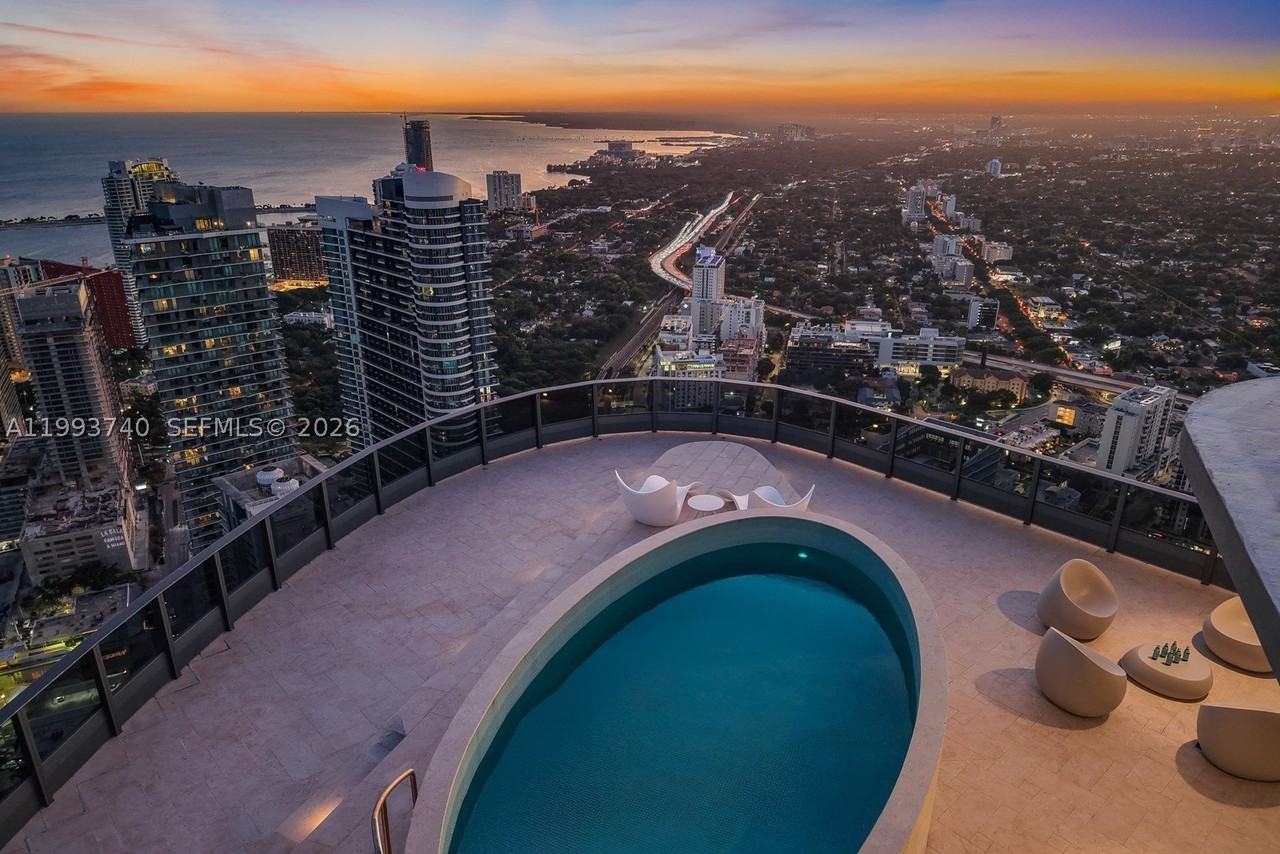 1000 Brickell Plz - Photo 2 of 48