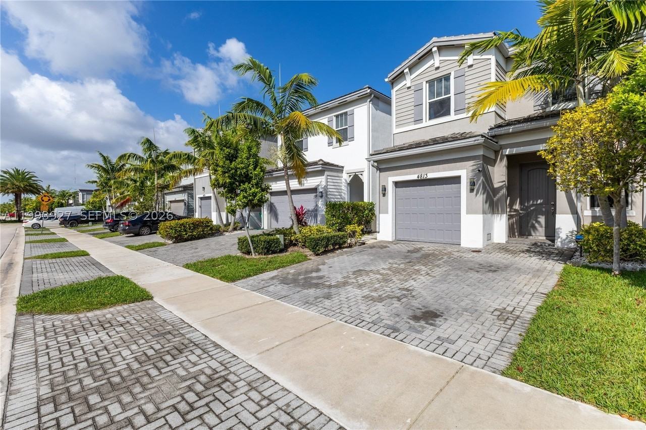 4813 Nw 48th Ter #0 - Photo 2 of 36
