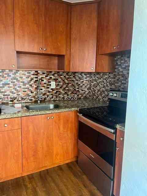 1151 W 28th St #9 - Photo 7 of 14