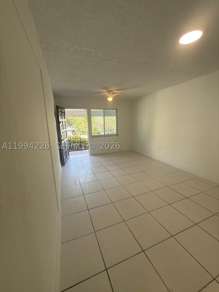 2622 Nw 24th St #3B - Photo 2 of 11