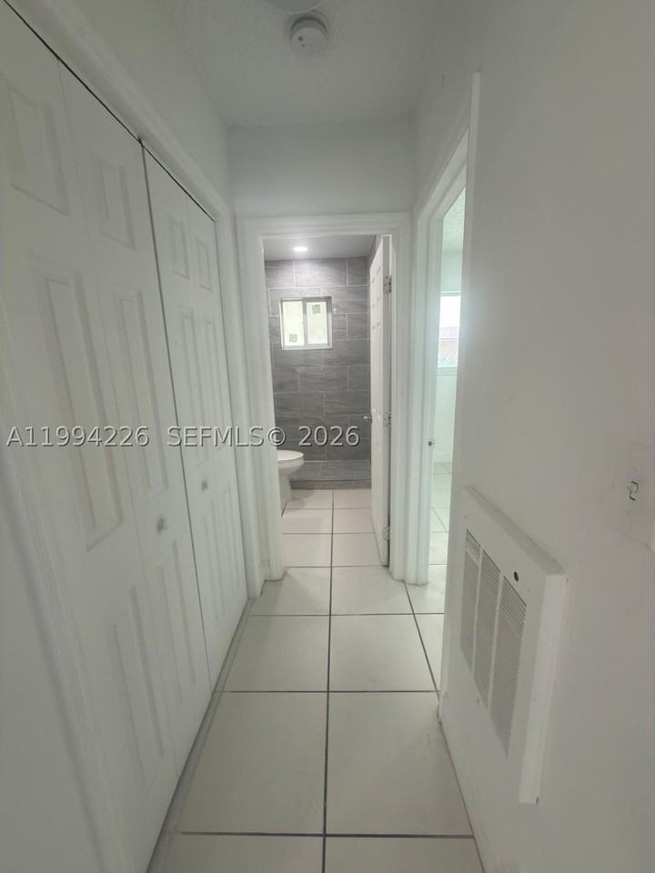 2622 Nw 24th St #3B - Photo 4 of 11