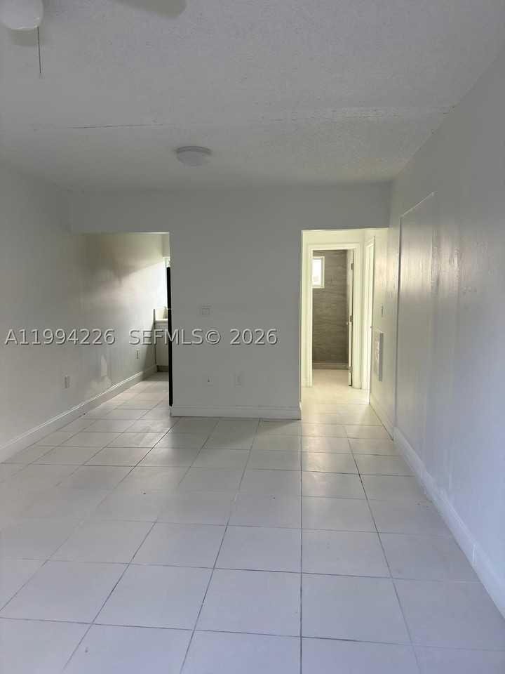 2622 Nw 24th St #3B - Photo 5 of 11