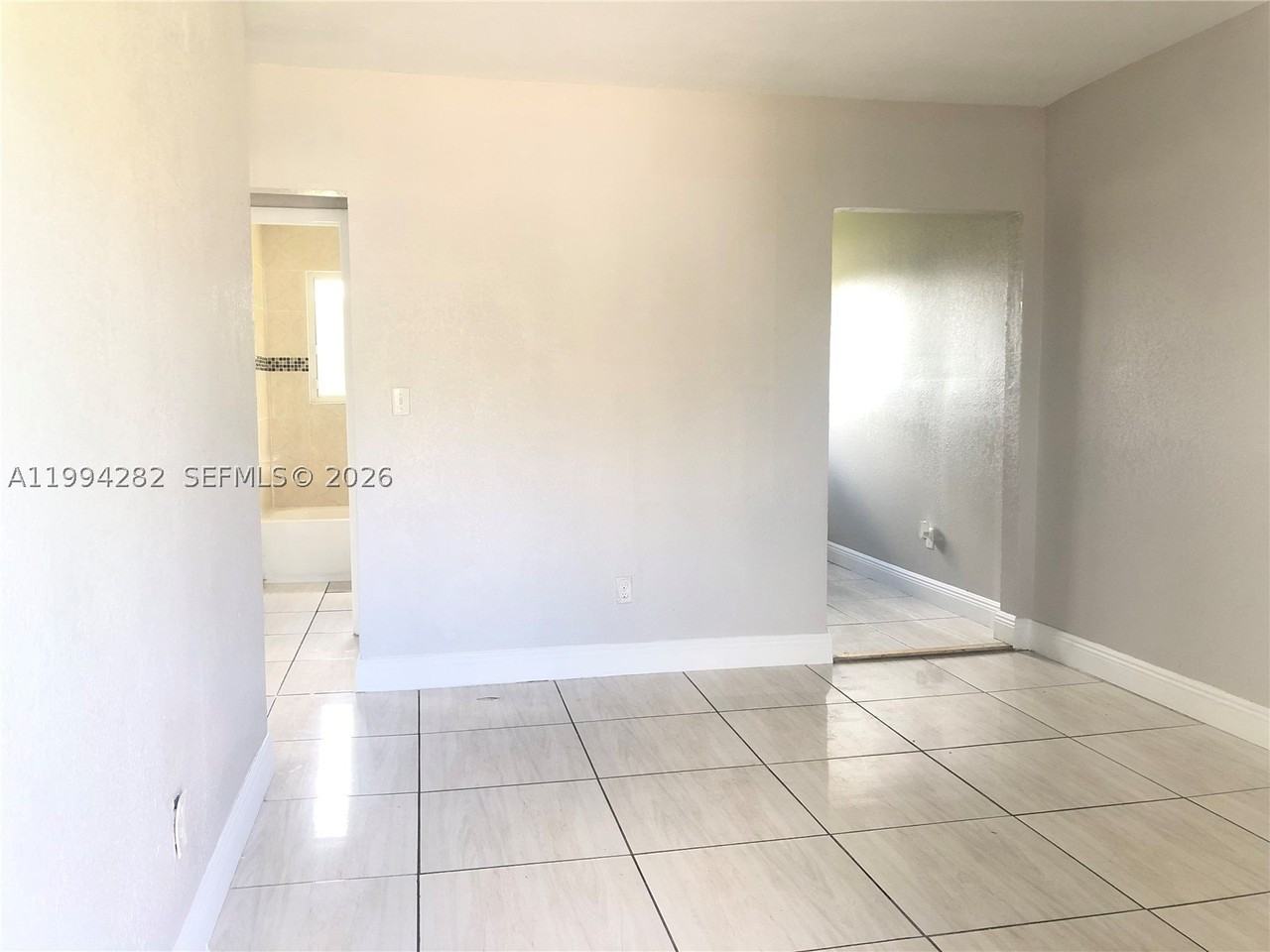 1940 Washington Ave #11 - Photo 4 of 13