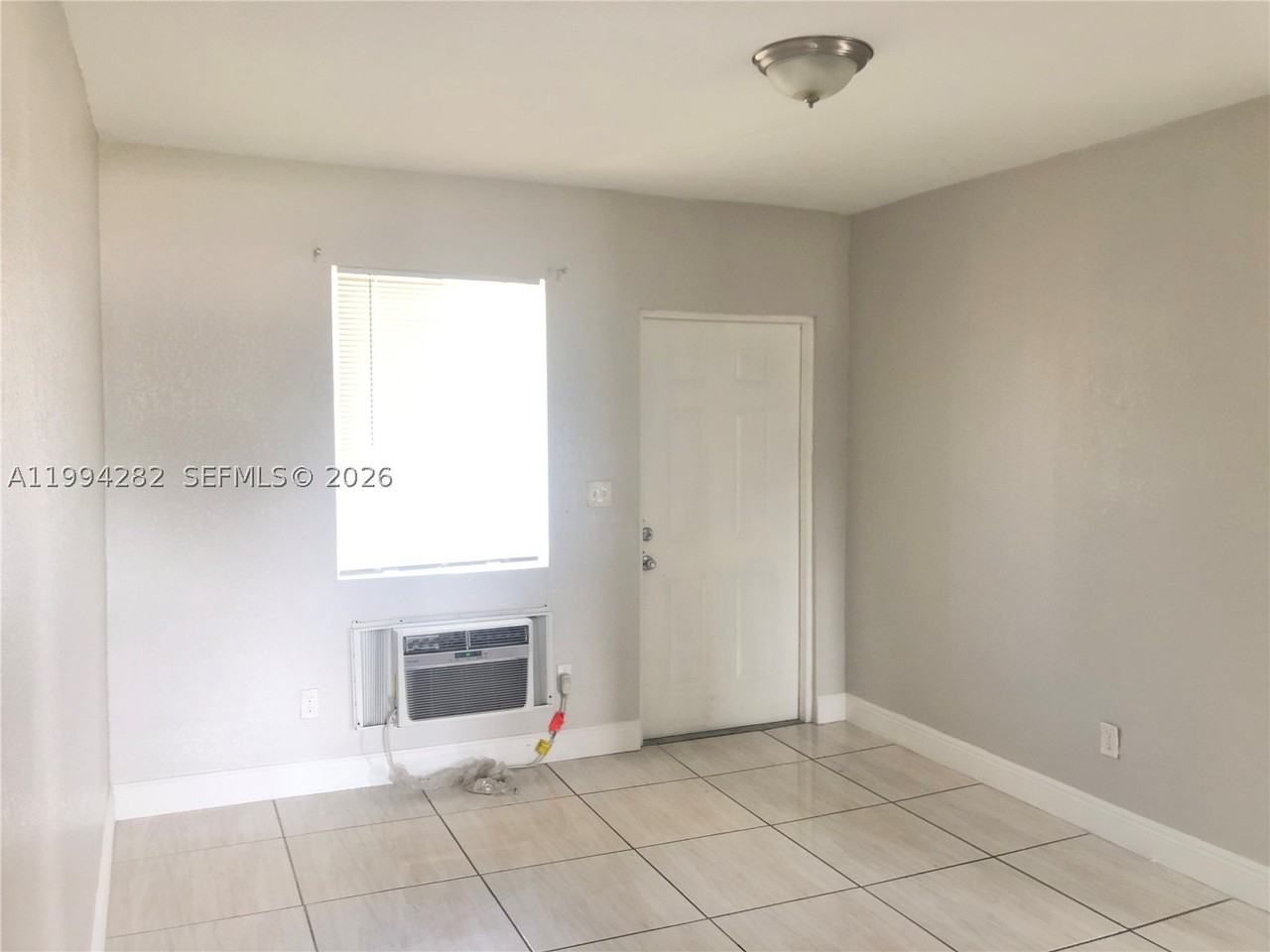 1940 Washington Ave #11 - Photo 5 of 13