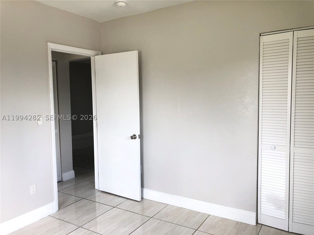 1940 Washington Ave #11 - Photo 6 of 13