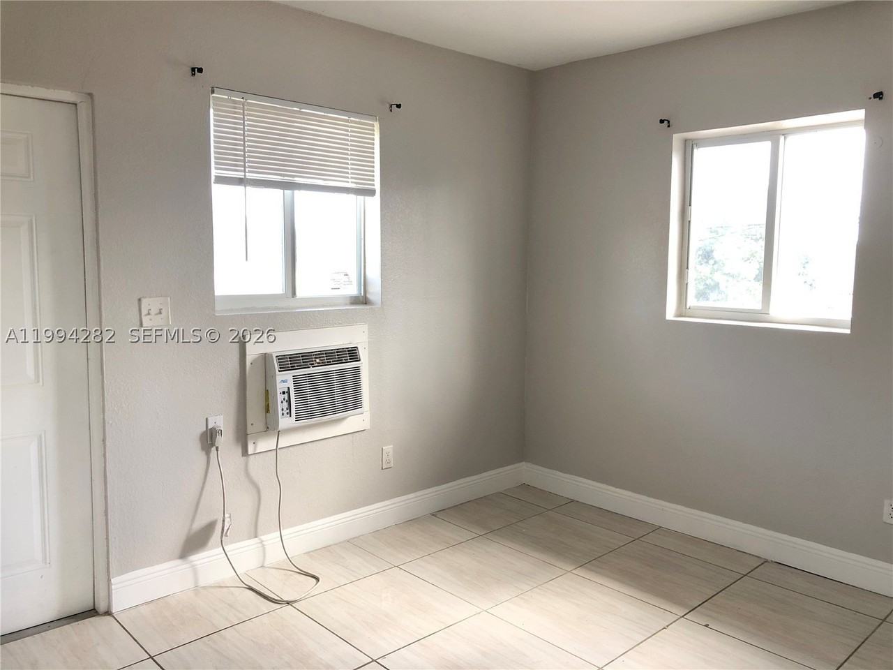 1940 Washington Ave #11 - Photo 7 of 13