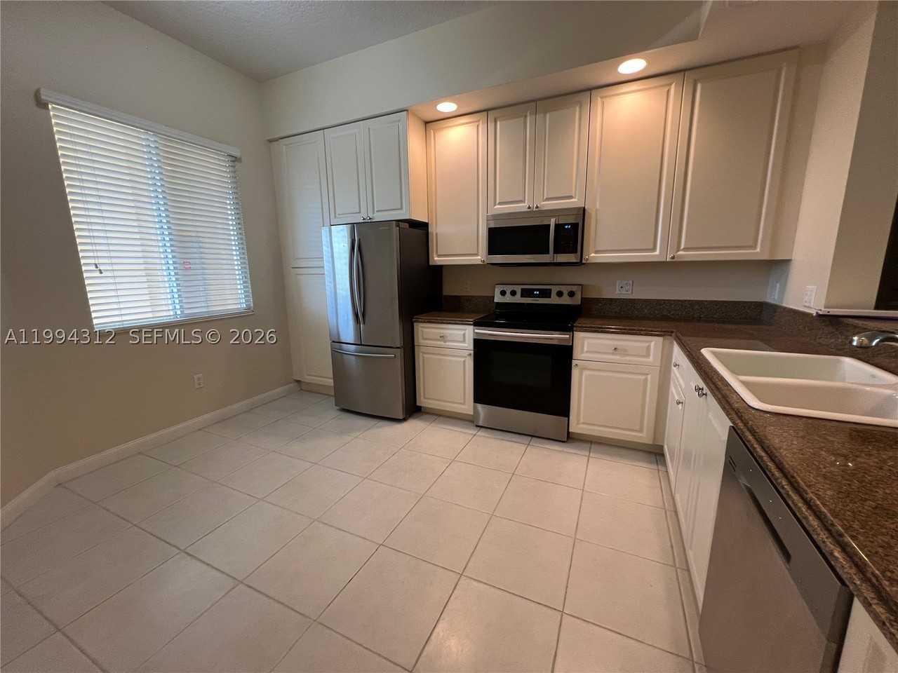5 Harbour Isle Dr E #306 - Photo 7 of 38