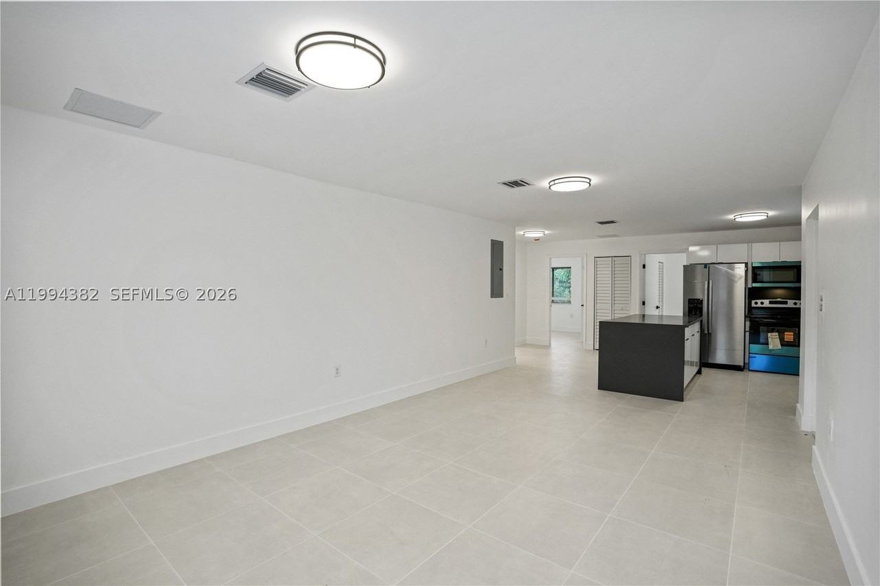 5823 Nw 30th Ave #5823 - Photo 2 of 29