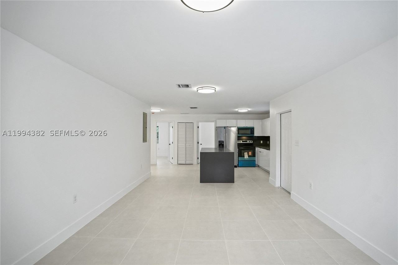 5823 Nw 30th Ave #5823 - Photo 3 of 29