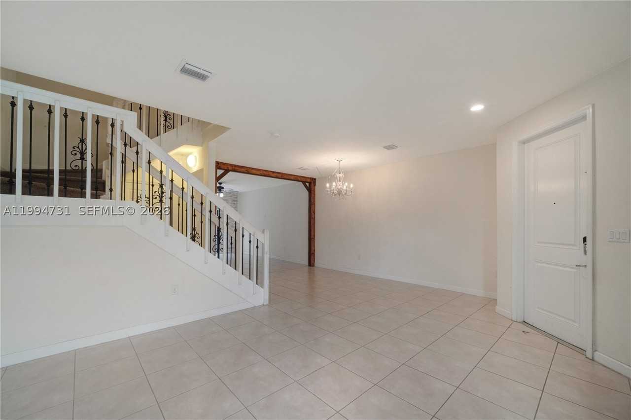 11508 Sw 248th Ln #11508 - Photo 5 of 44