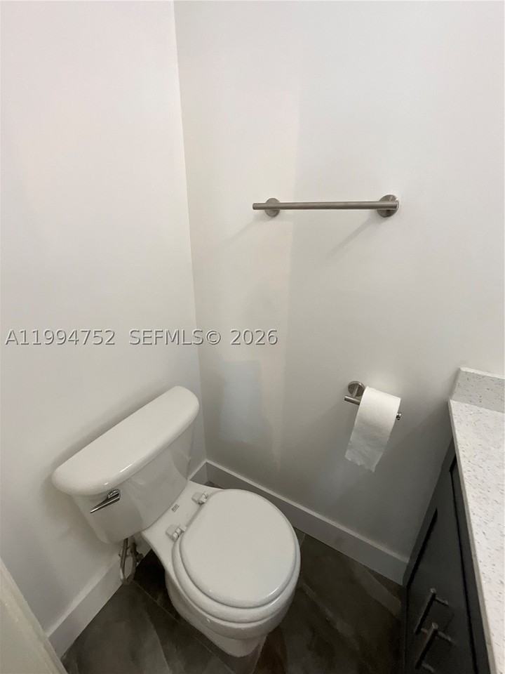 435 Nw 19th Ln #19 - Photo 6 of 15