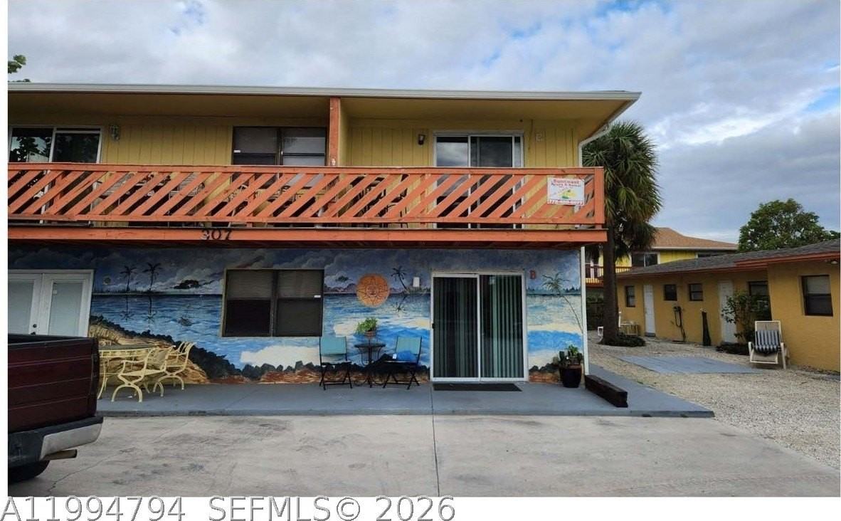 305 S Ocean Dr #4 - Photo 2 of 9