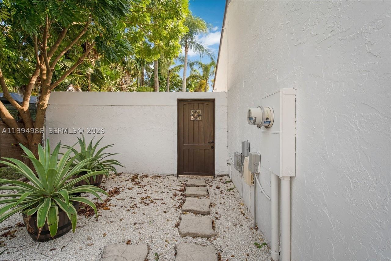 15250 Sw 154th Ter #A - Photo 3 of 16