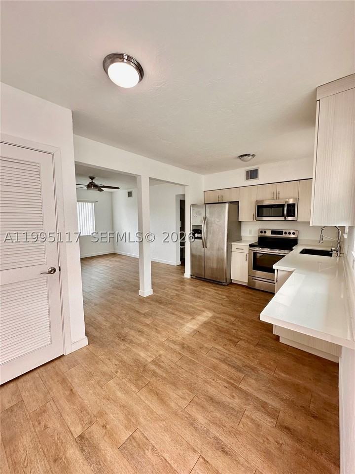 1440 S Le Jeune Rd #4 - Photo 7 of 12