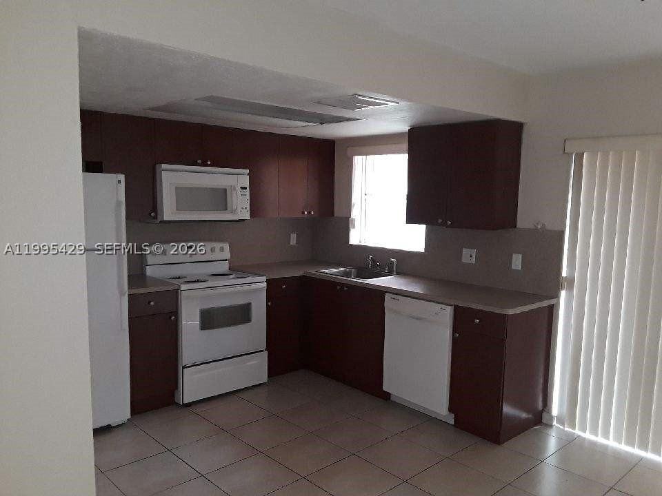 2604 Nw 52nd Ave #C15 - Photo 2 of 12