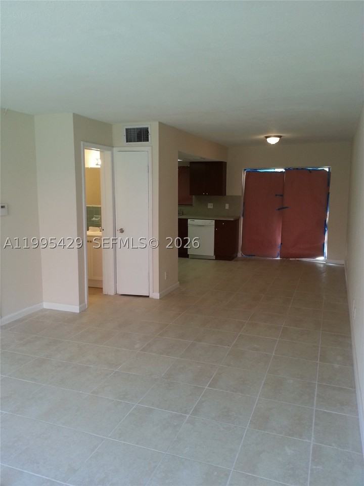 2604 Nw 52nd Ave #C15 - Photo 3 of 12