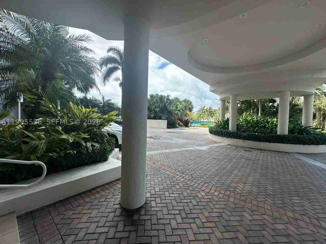 6001 N Ocean Dr #503 - Photo 4 of 50