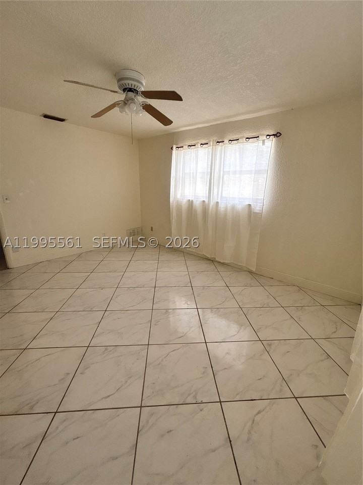 839 S Highland Dr - Photo 7 of 28