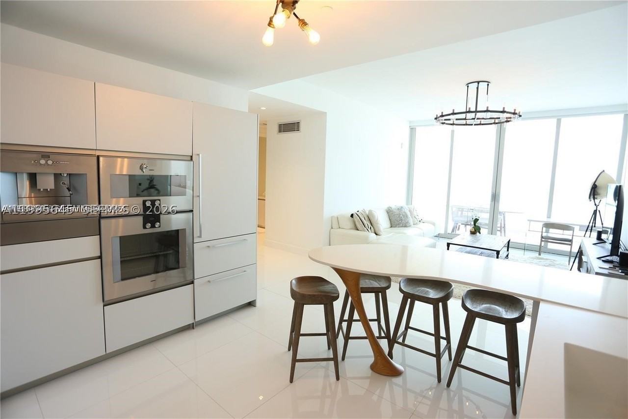 16901 Collins Ave #904 - Photo 3 of 17