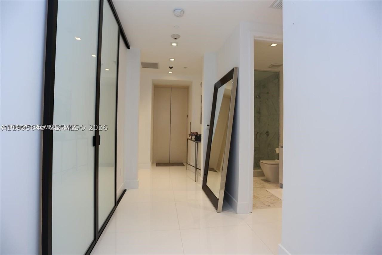 16901 Collins Ave #904 - Photo 7 of 17