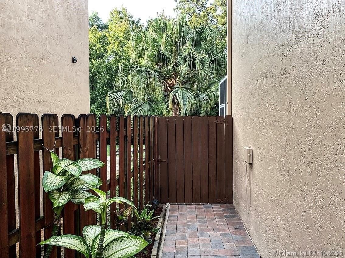 3657 Asperwood Cir - Photo 5 of 25