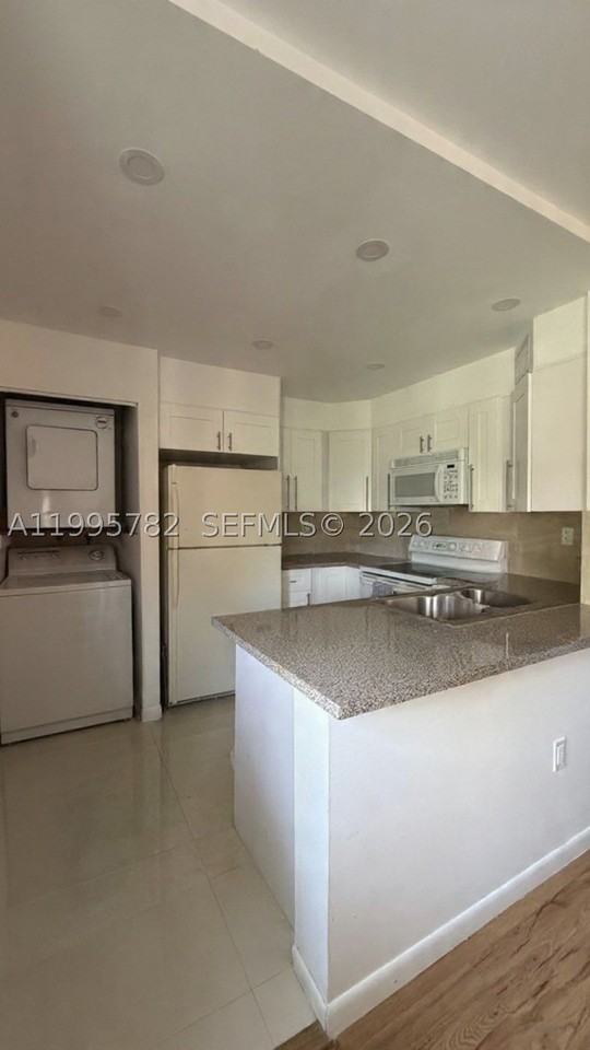 221 W Park Dr #202-3 - Photo 5 of 9