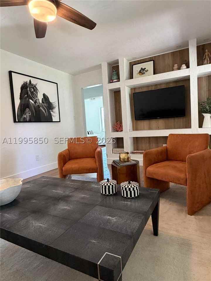 11201 Ne 10th Ave #11201 - Photo 3 of 17