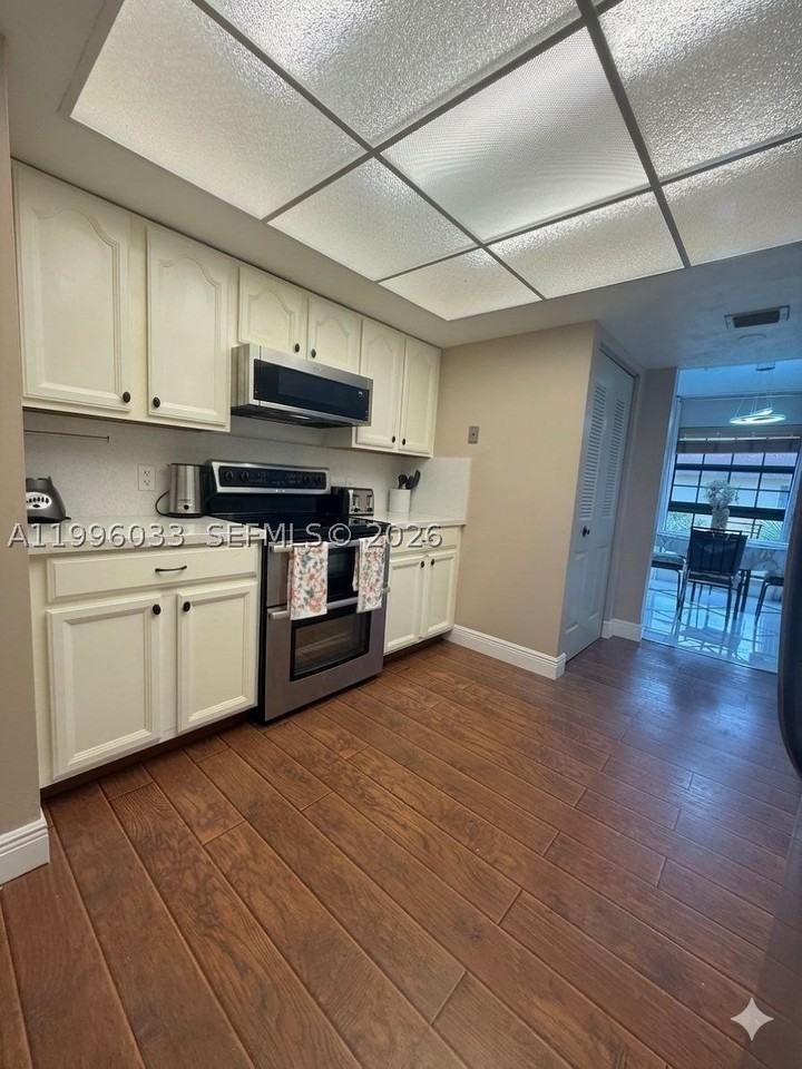 5550 Nw 44th St #418B - Photo 7 of 10