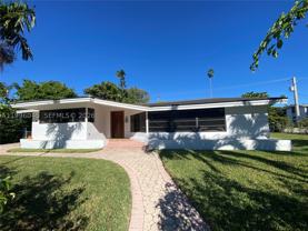 1101 Bay Dr - Photo 1 of 1