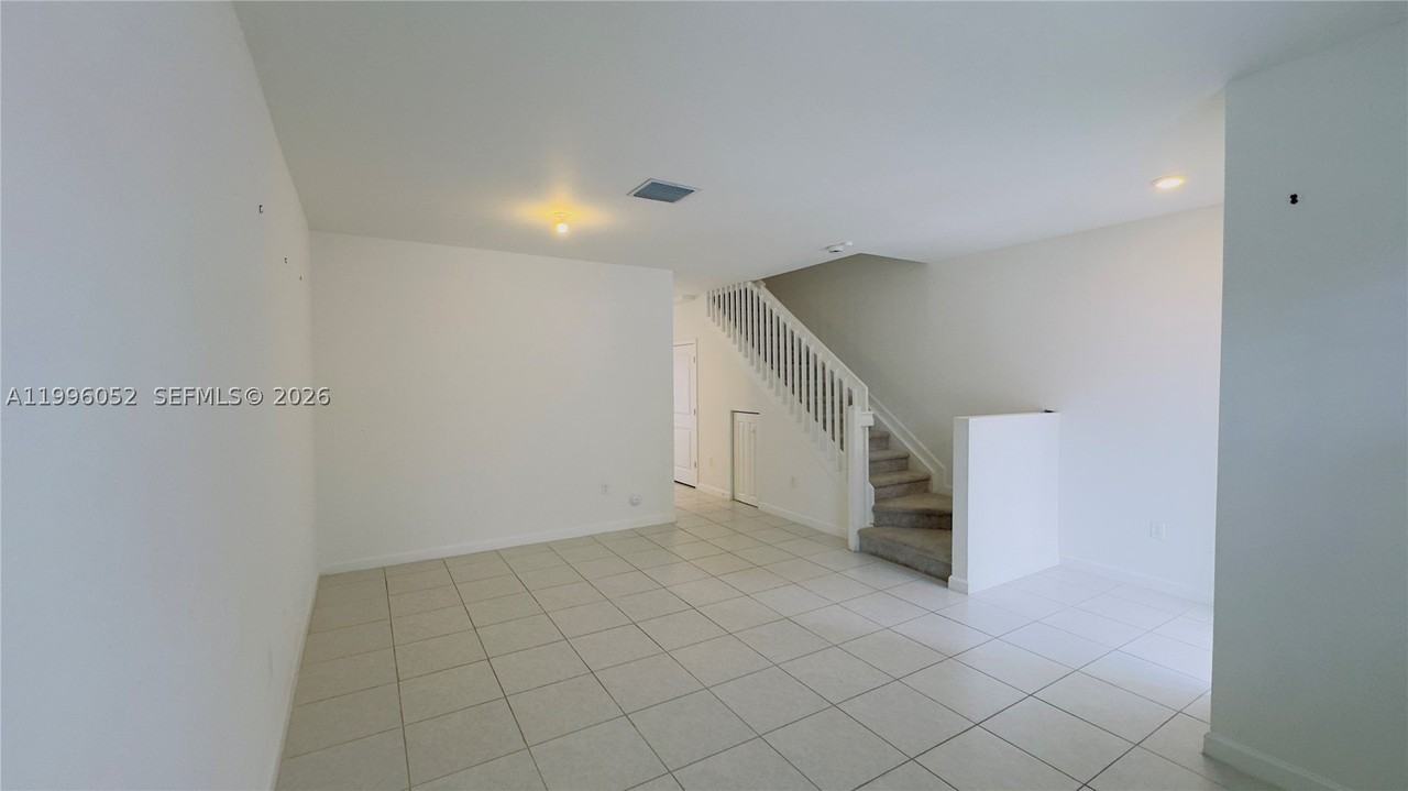 16272 Sw 291st St - Photo 4 of 34