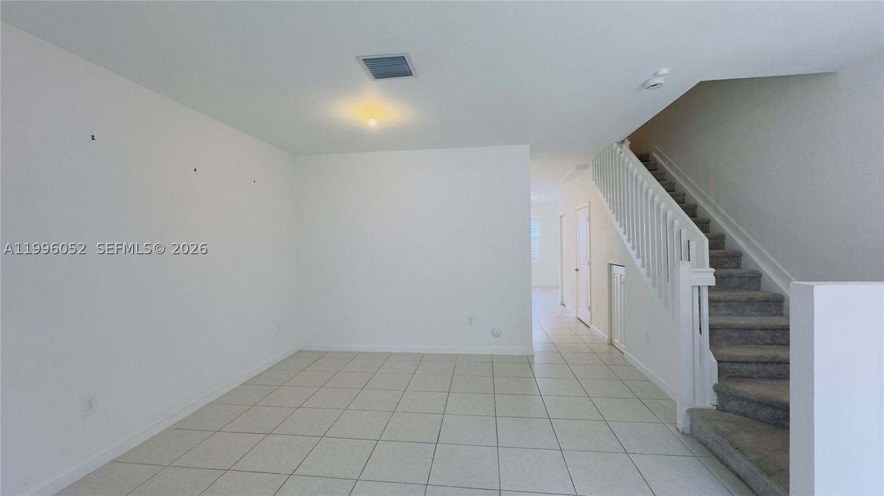 16272 Sw 291st St - Photo 5 of 34