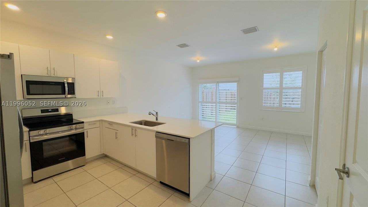 16272 Sw 291st St - Photo 6 of 34