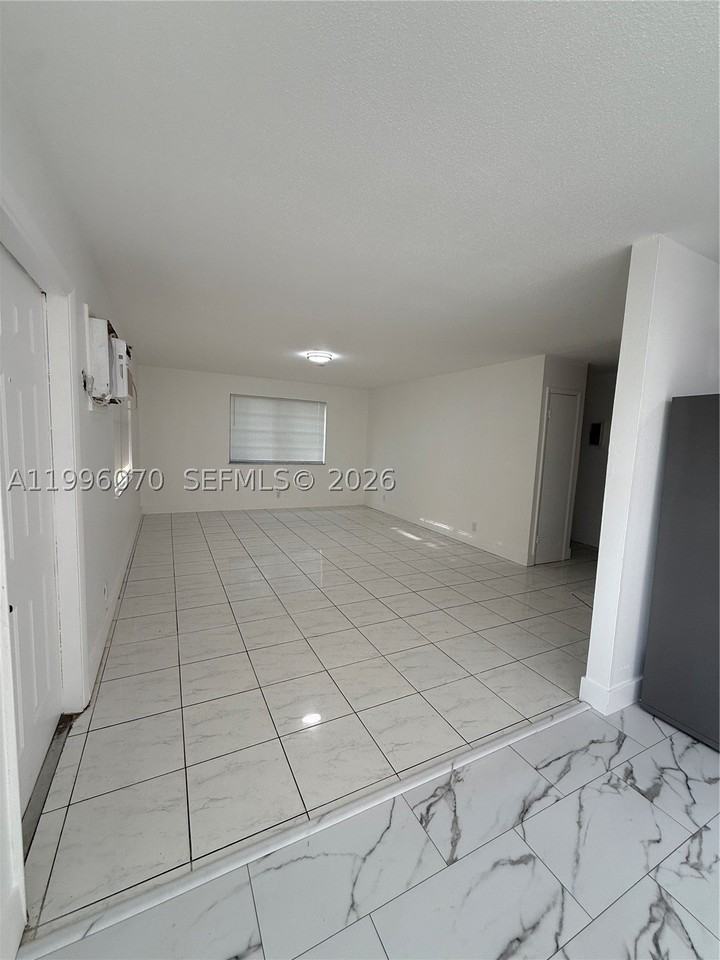 6071 Sw 33rd St #4 - Photo 6 of 20