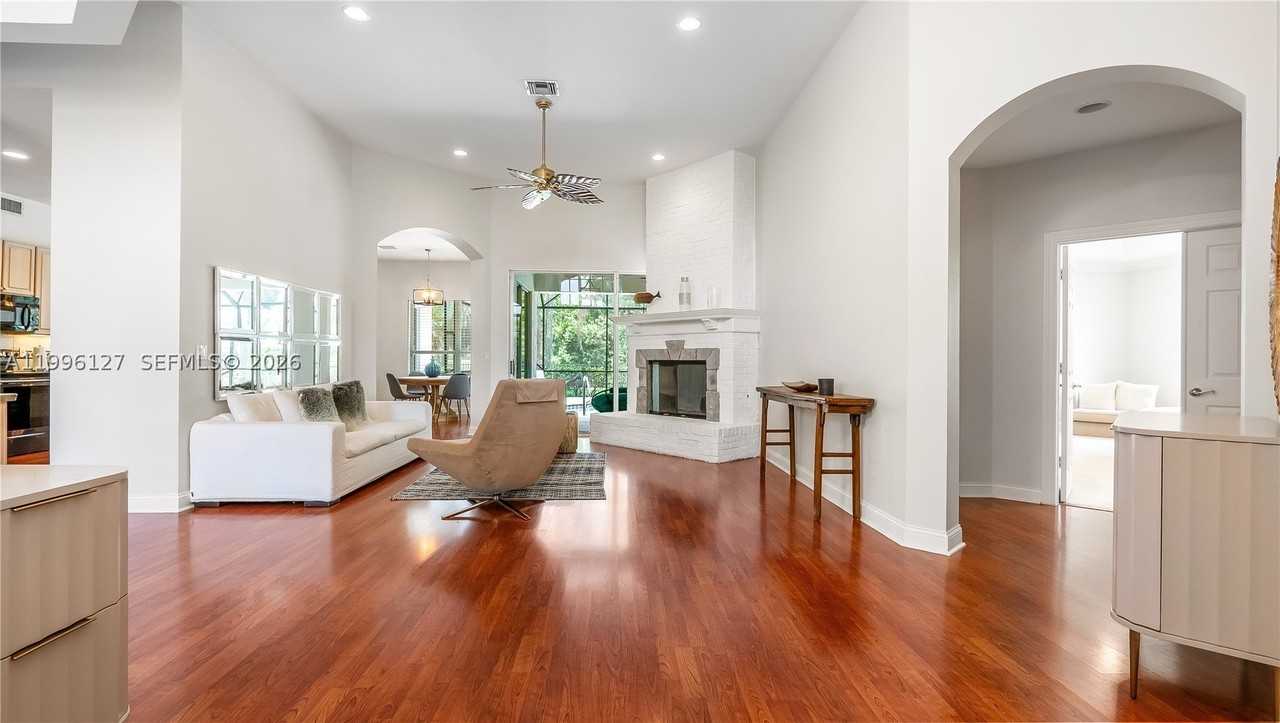 11859 Sanbourn Ct - Photo 4 of 49