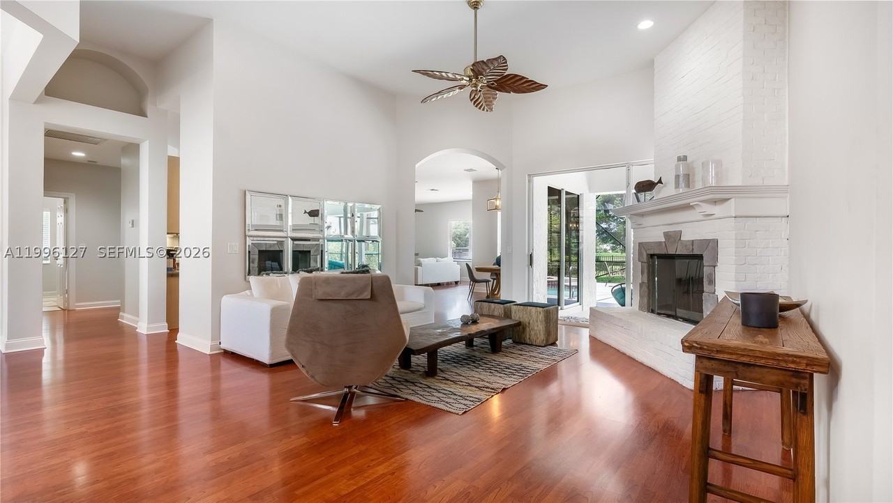 11859 Sanbourn Ct - Photo 6 of 49