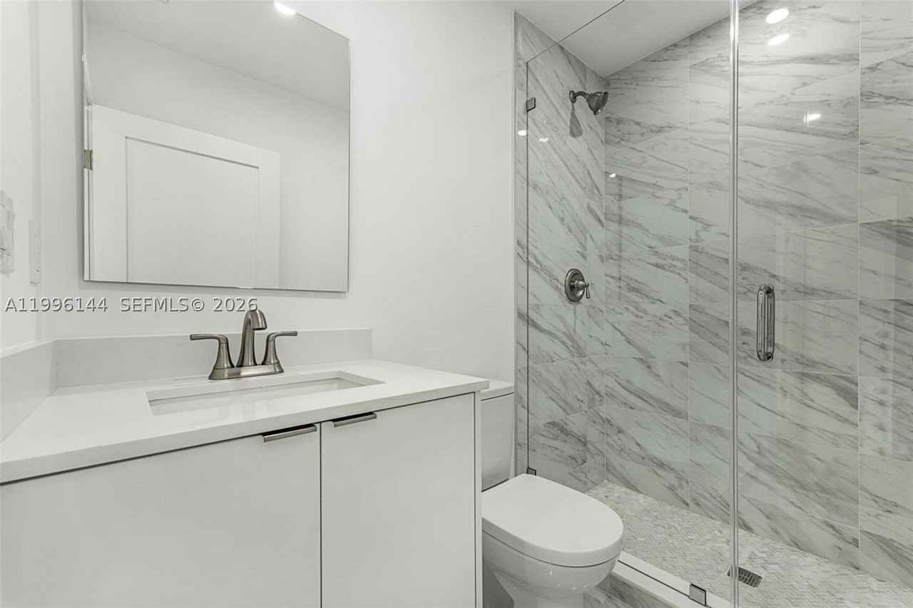 10370 Sw 24th St #B - Photo 3 of 6