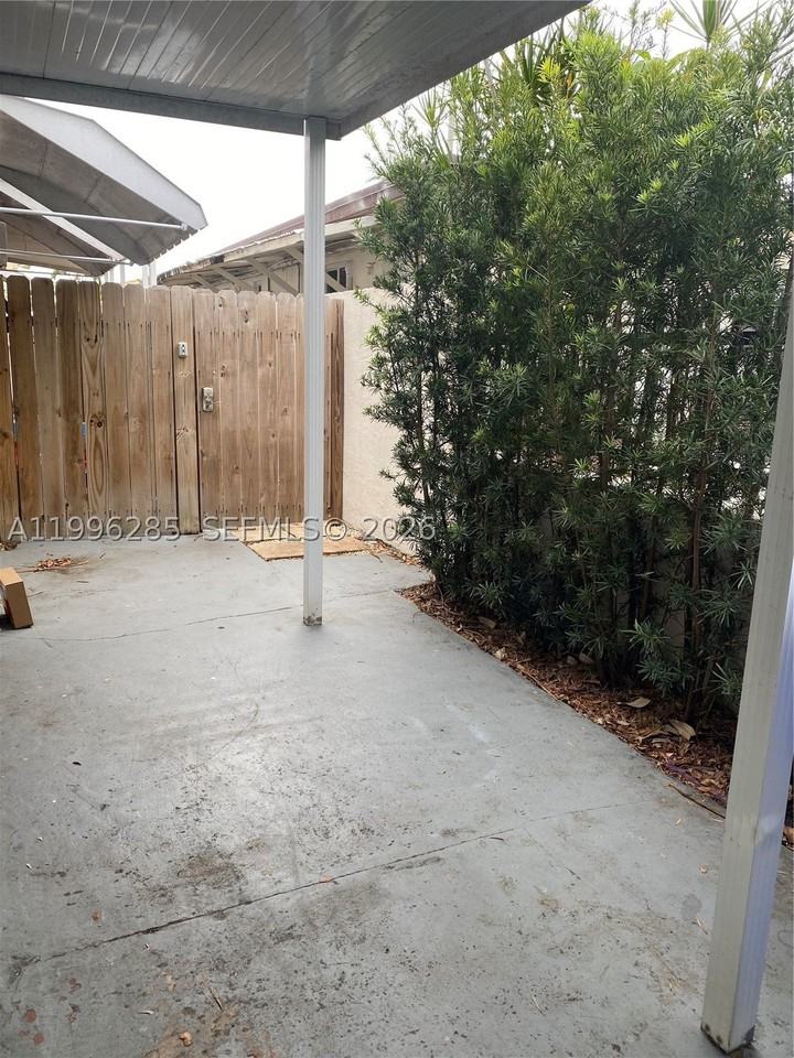 2481 Sw 11th St - Photo 7 of 7